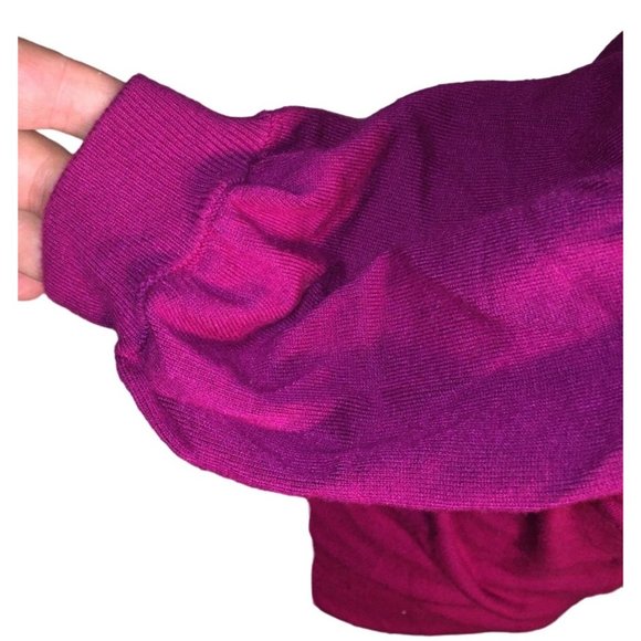 Express - Women's XSmall Fushia Low V Neck Half Sleeve Sweater - Wide cuffs and - Picture 5 of 8